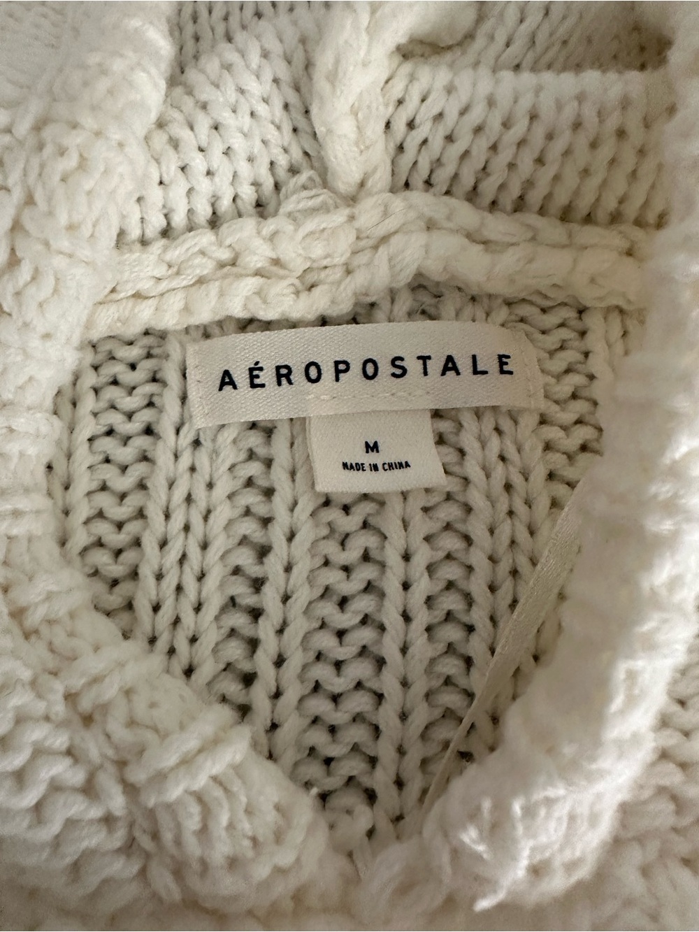 Aeropostale Cream Cable Knit Cropped Sweater Size Medium - Picture 2 of 7